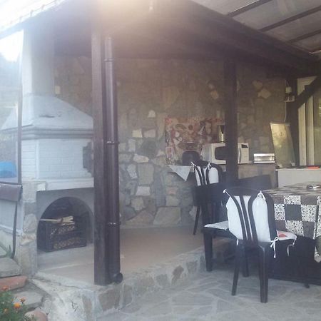 ريزوفو Faina Guest House المظهر الخارجي الصورة
