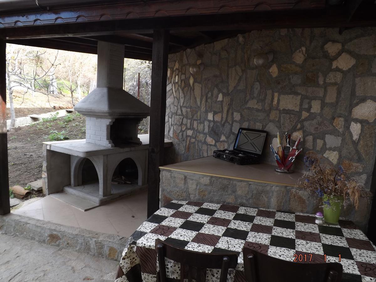 ريزوفو Faina Guest House المظهر الخارجي الصورة
