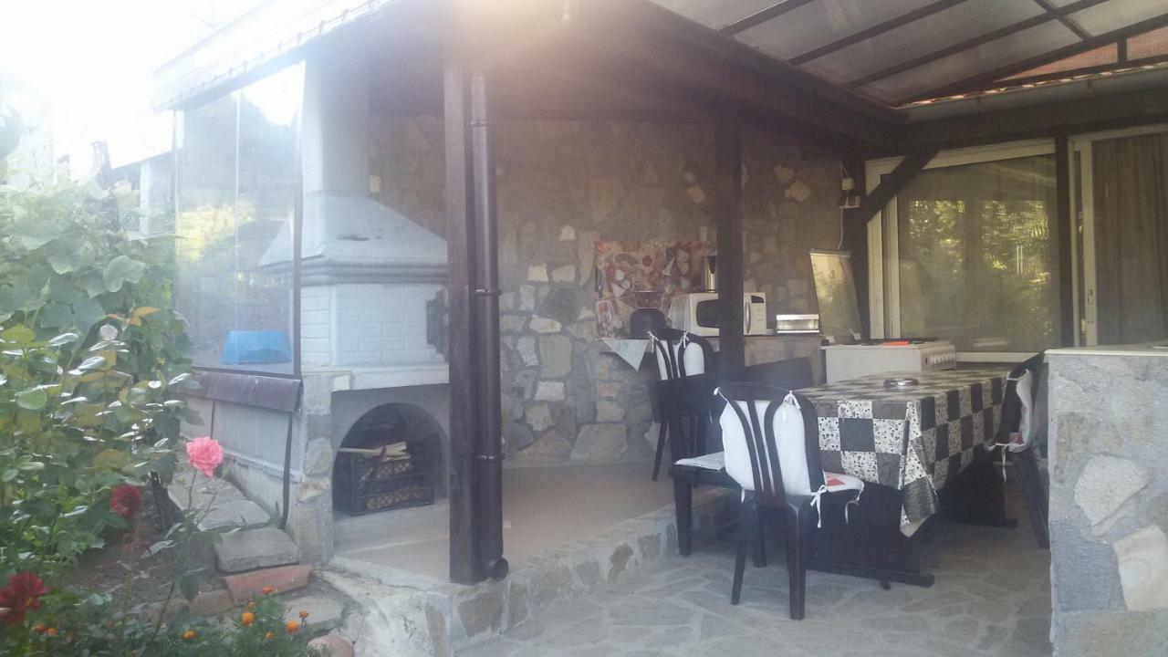 ريزوفو Faina Guest House المظهر الخارجي الصورة